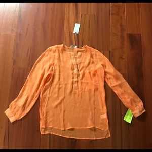 New Gorgeous 💯% Silk Top